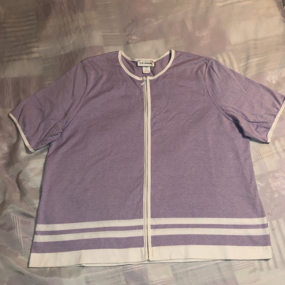 Lavender Zip-Front Short Sleeve Top with White Trim